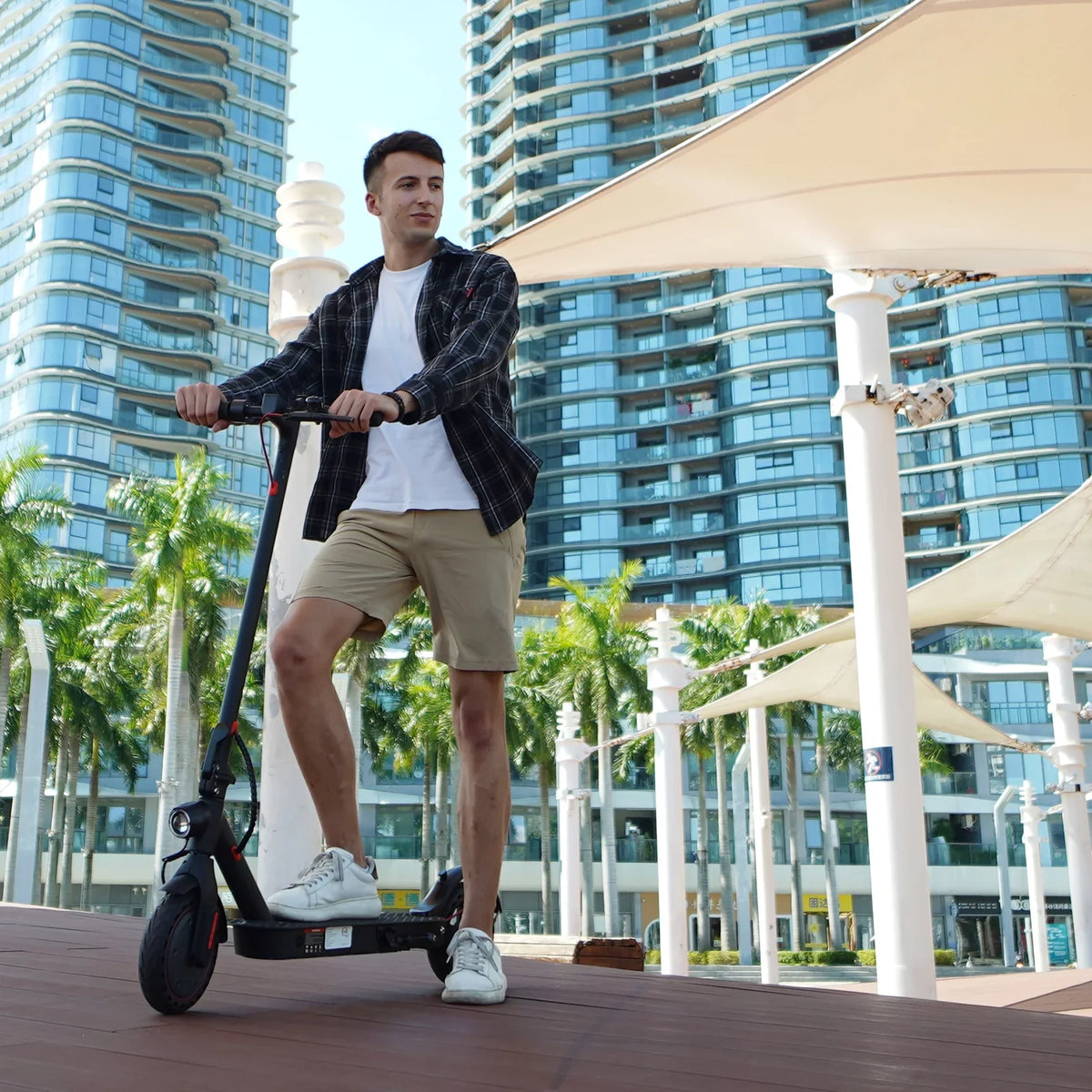 iScooter Max Electric Scooter, 500 W Motor Max Speed 30 km, 18-25 Miles Long-Range Battery for Adults,10 In Solid Tires, Foldable and Portable Commuting with Double Braking System