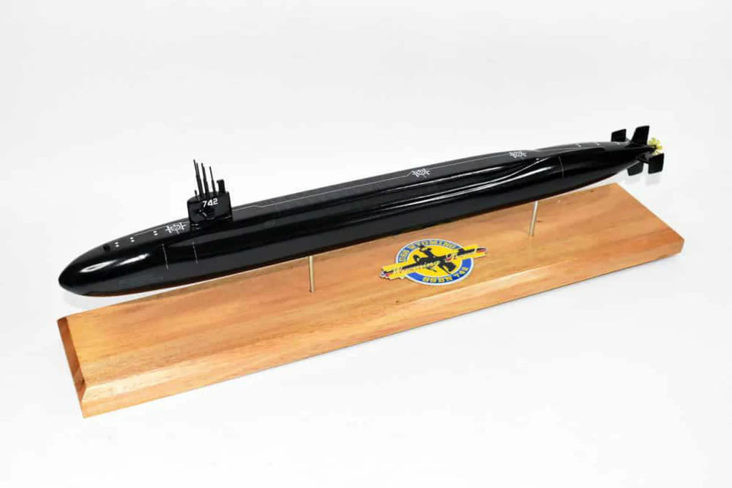 USS Wyoming SSBN-742 Submarine Model Dark Hull),Navy,Scale Model,Mahogany,20 Inch Class