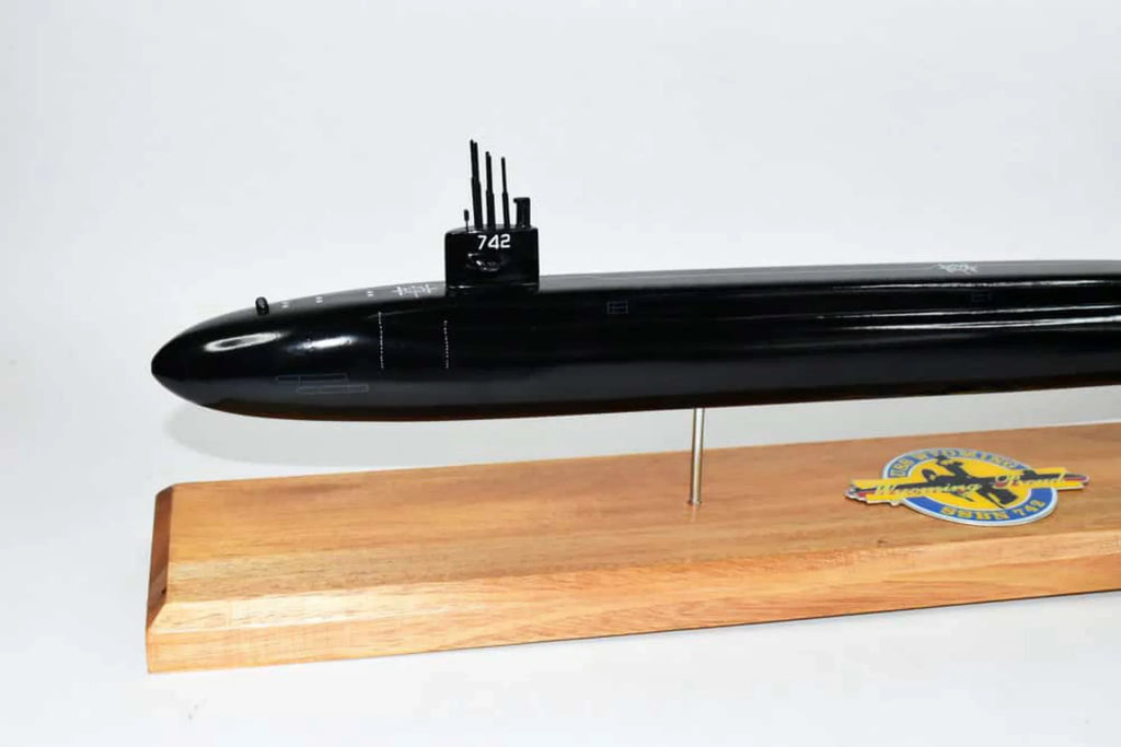 USS Wyoming SSBN-742 Submarine Model Dark Hull),Navy,Scale Model,Mahogany,20 Inch Class
